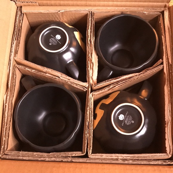 Pottery Barn Black Jack O'Lantern Pumpkin Stoneware Mugs - Set of 4 ๐ - Picture 11 of 16